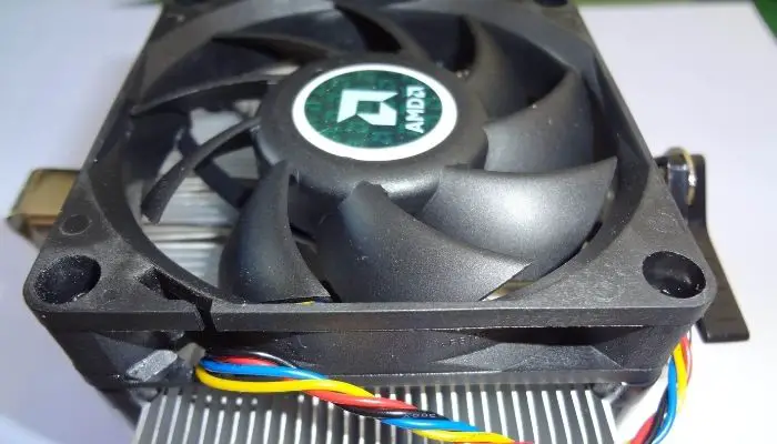 How to Clean Laptop Fan Without Opening