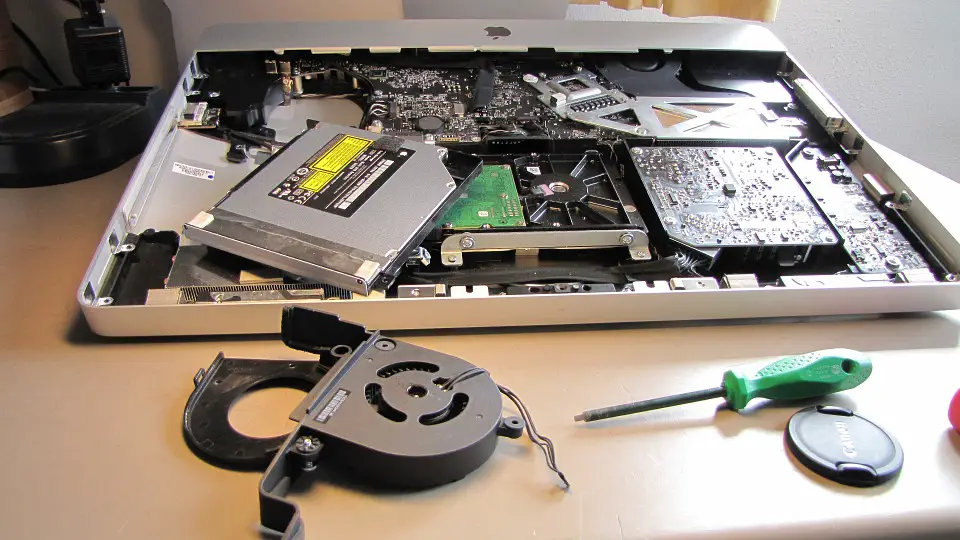 How to Clean a Toshiba Laptop Fan Without Taking It